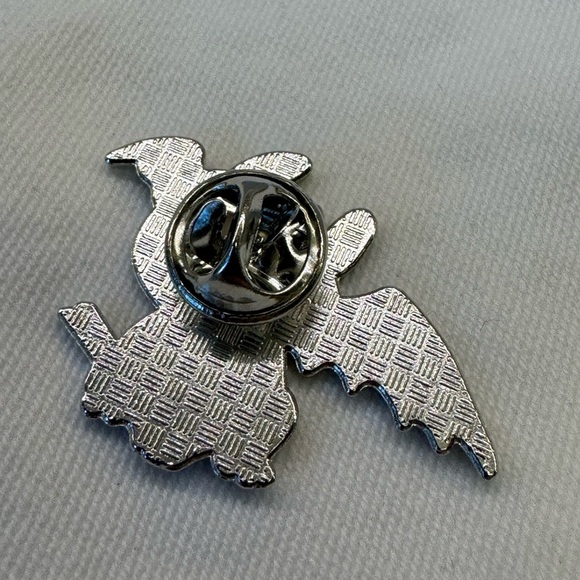 3/$15 Baby Toothless How To Train Your Dragon Enamel Pin Brooch - Picture 5 of 6